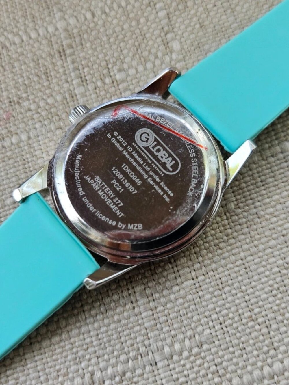Vintage One Direction Wristwatch Blue Tone Rubber Strap Quartz Analog Watch - Picture 11 of 11